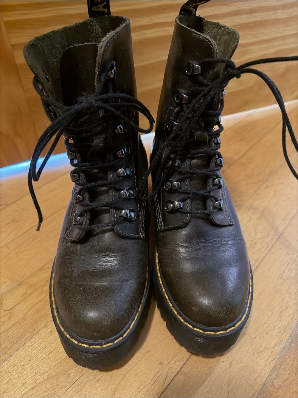 Women  Black Leather Lace-Up Combat Boots size 5